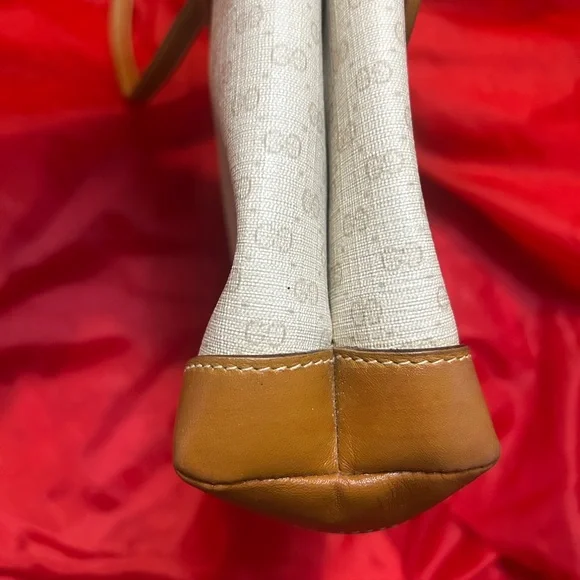 Vintage Gucci Crossbody with Entrupy COA - Picture 5 of 15